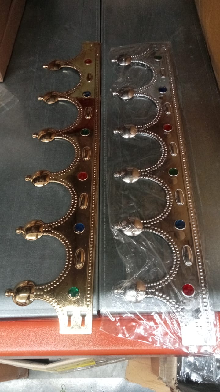 Royal Crown with Colored Gems (1 Pc / Mix Color)